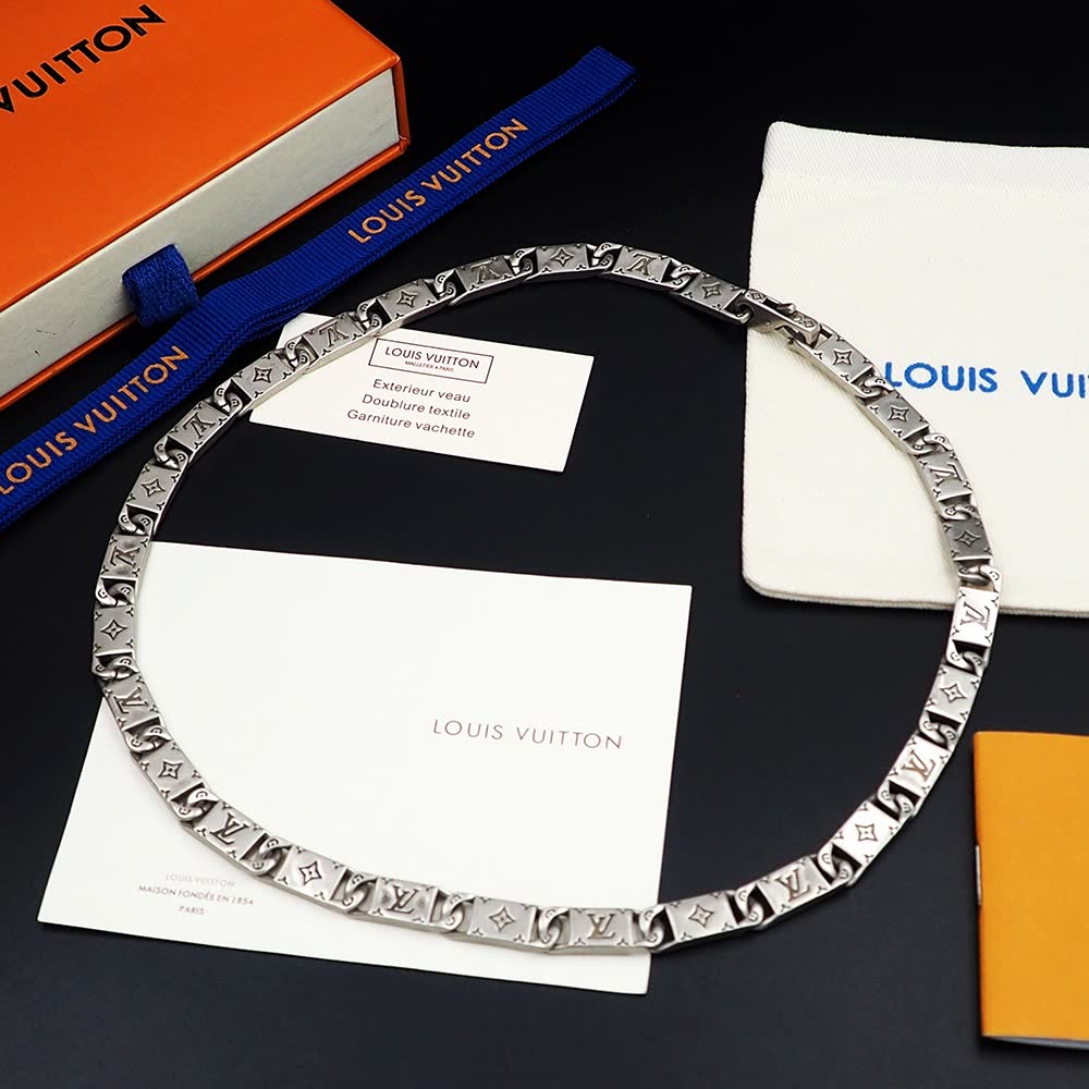 Louis Vuitton Monogram Tied Up Necklace